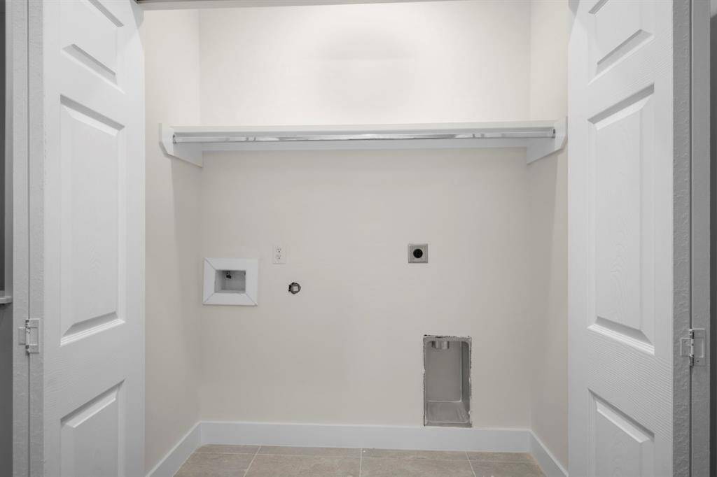 Laundry room now equipped with brand new Samsung washer & dryer.