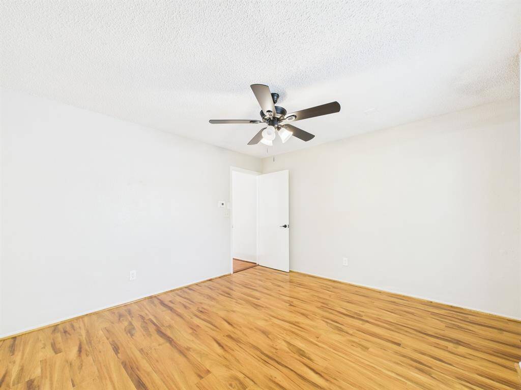 Great sized Primary Bedroom