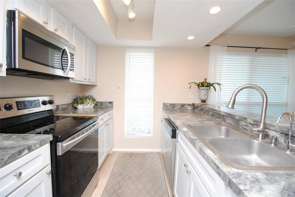 Stainless Steel Appliances !