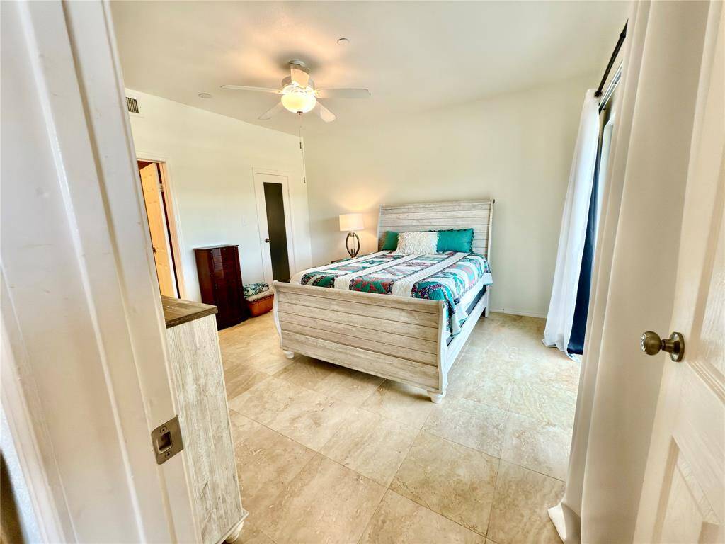 PRIMARY BEDROOM ENTRY