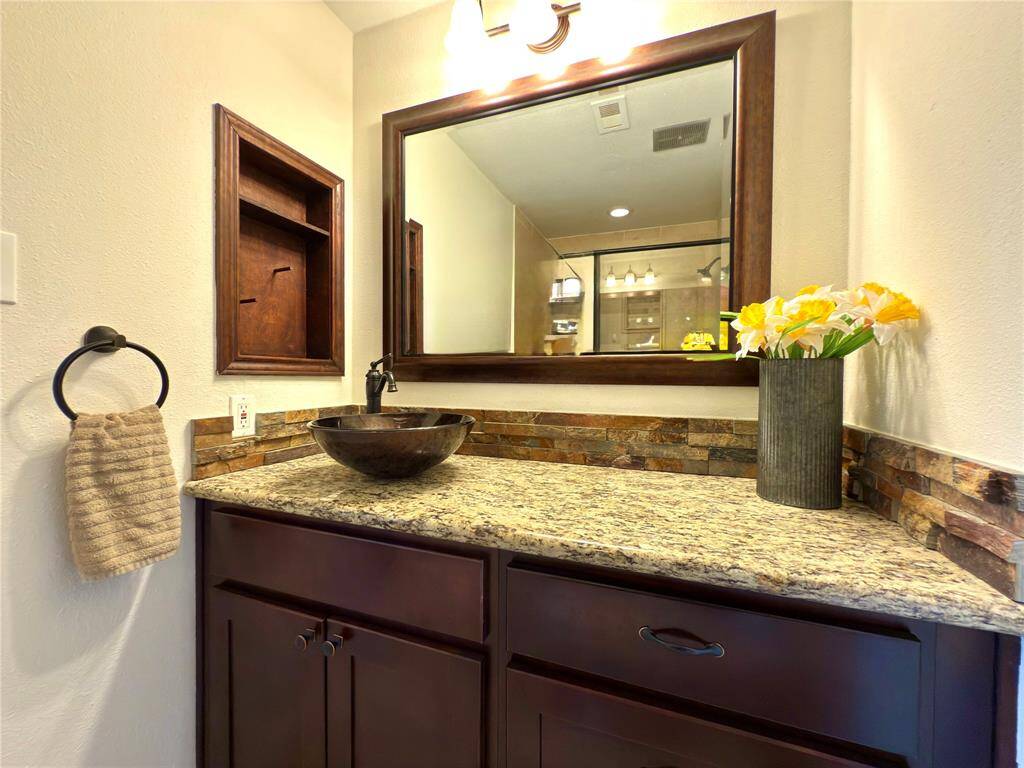 PRIMARY BATHROOM ENSUITE