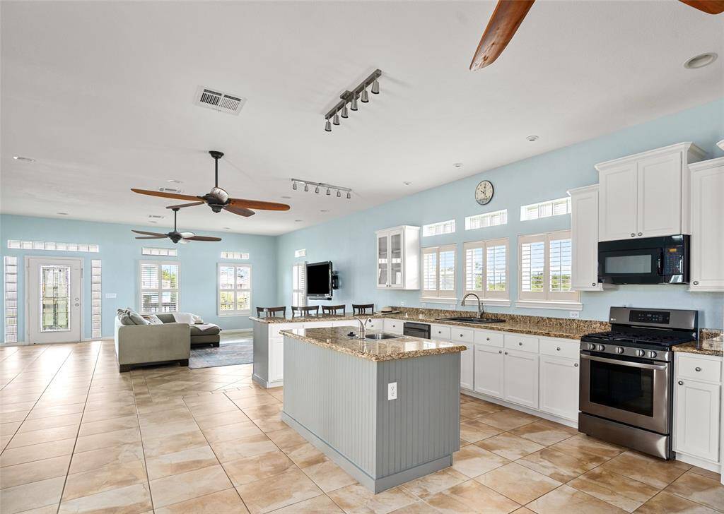 Main House - Kitchen