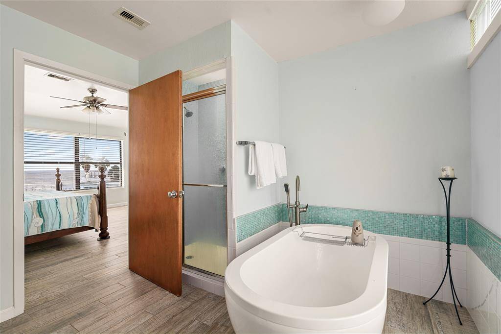 Main House - Primary Bathroom