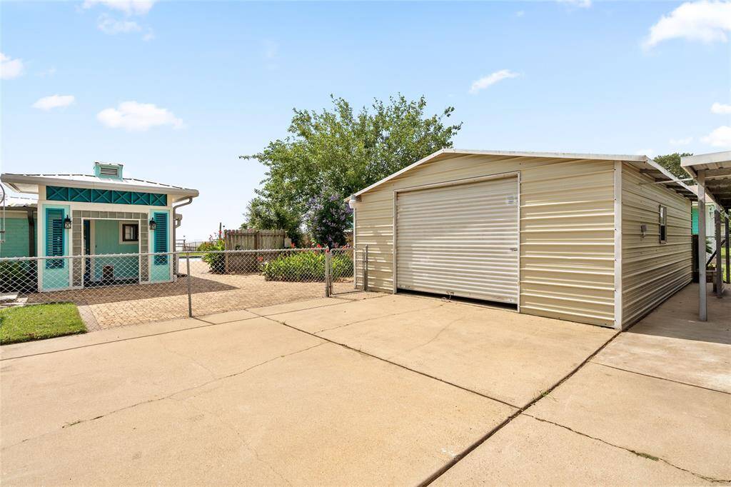 Guest House - Entry