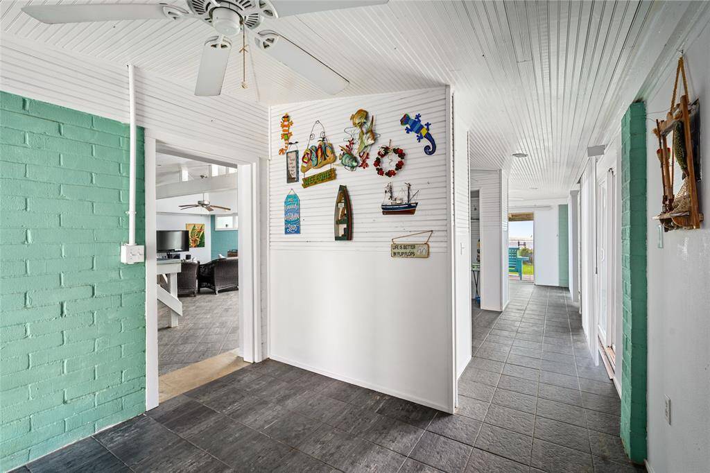 Guest House - Entry