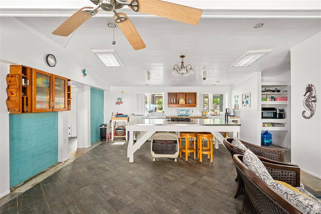 Guest House - Living Area