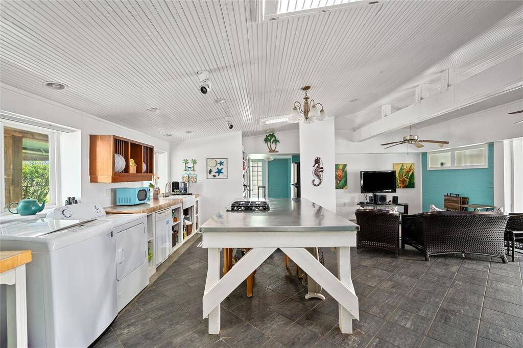 Guest House - Kitchen