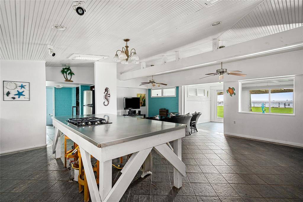 Guest House - Kitchen