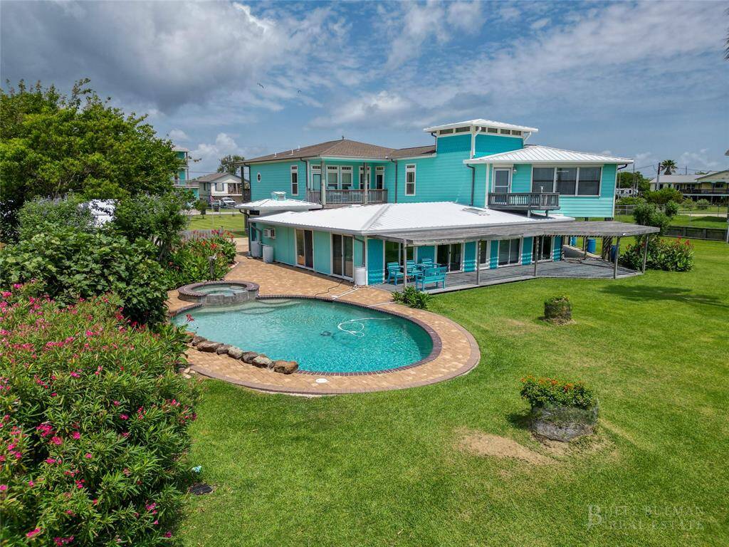 Pool & Hot Tub