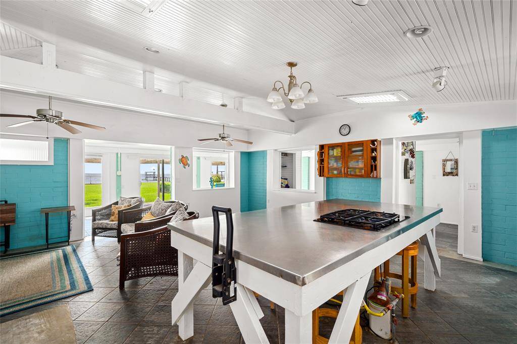 Guest House - Kitchen