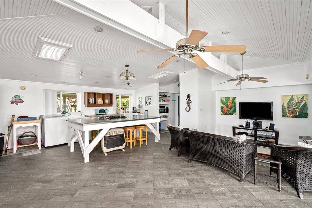 Guest House - Kitchen