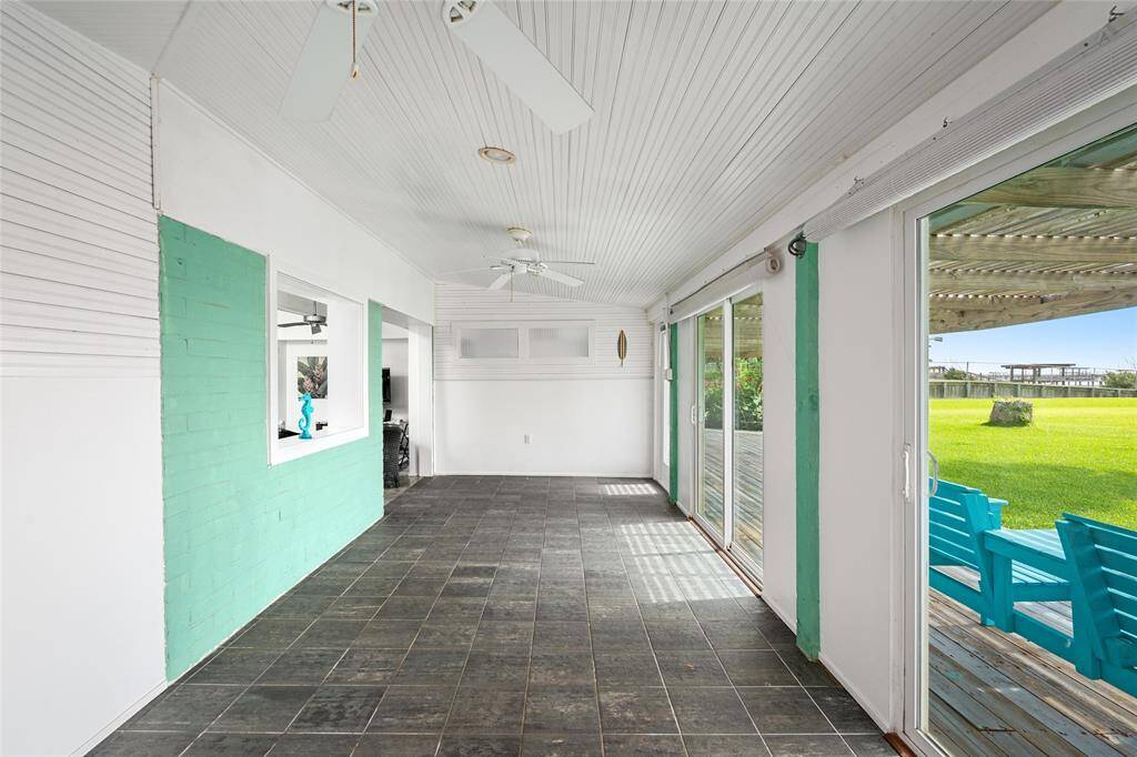 Guest House - Game Room