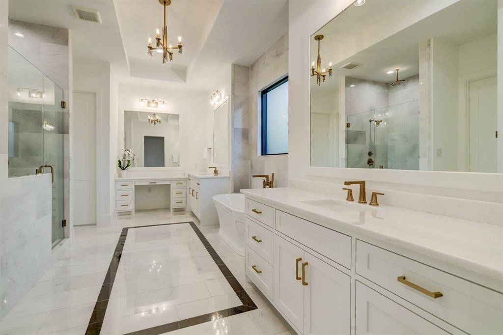 Previous Garden Oaks home by Arch Angelo Homes.  Primary bath.