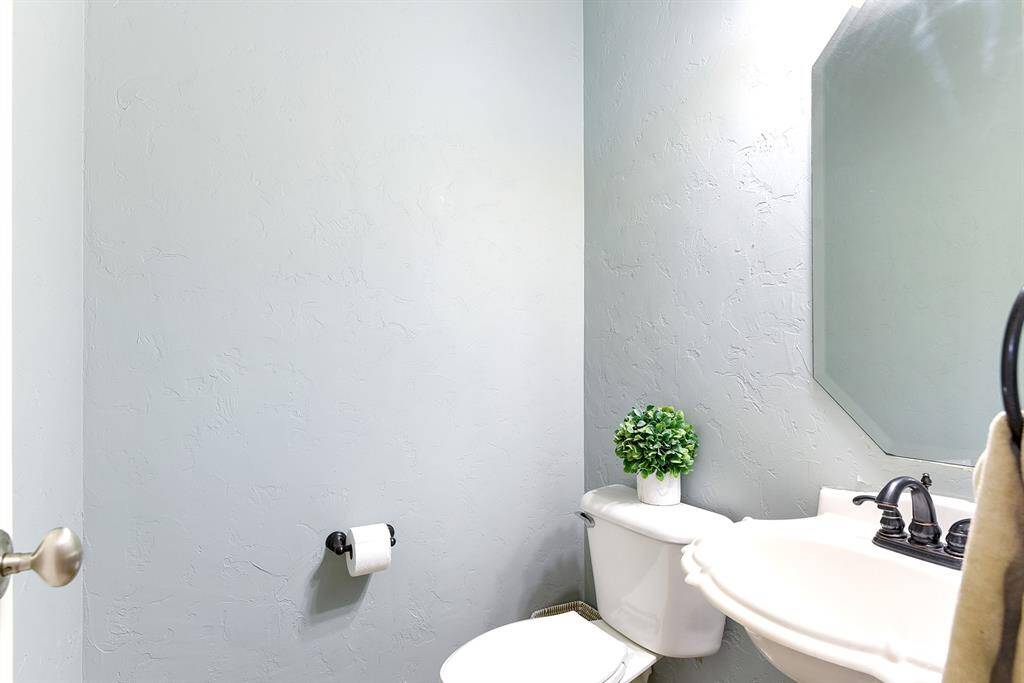 Guest Half Bath