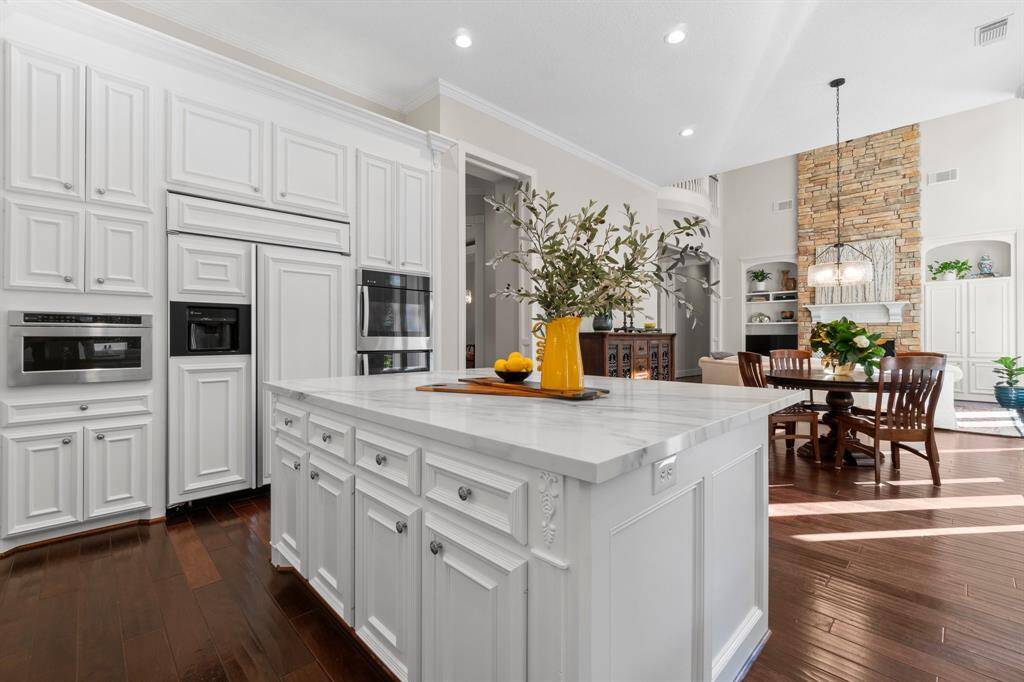 Kitchen features New High End SS Appliances