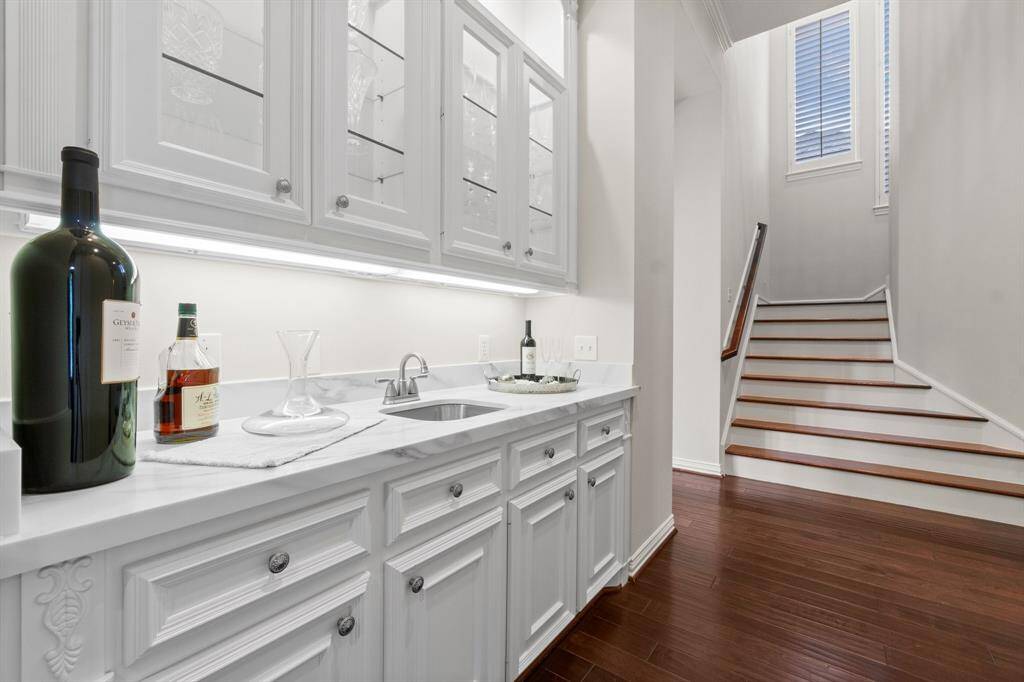 Butler's Pantry near the kitchen and formal dining room