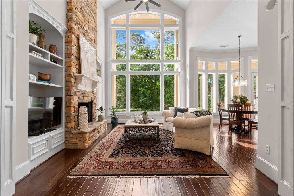 Spacious Family Room