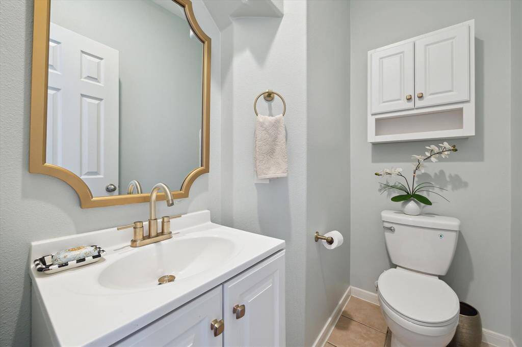 Half powder bath on first floor for guests