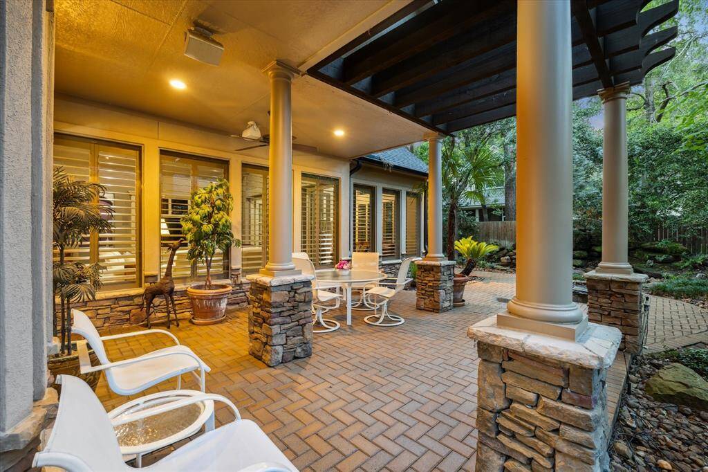 Beautiful covered back patio with Mosquito system, and wired speaker system