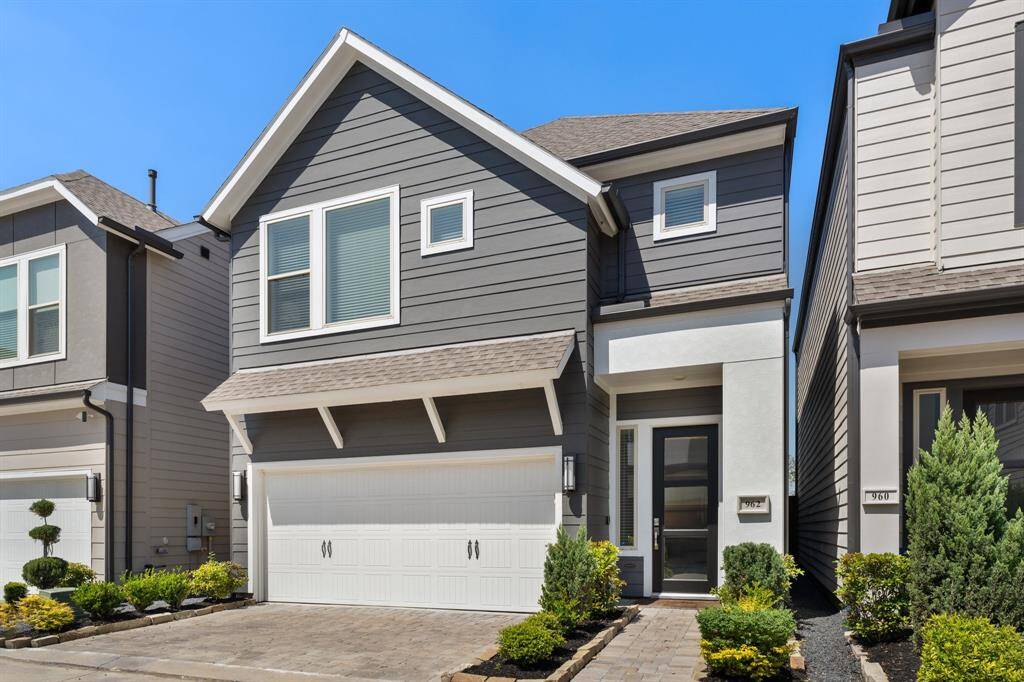 Ideally located near Ella Blvd and Shepherd Dr., this home offers unbeatable access to parks, restaurants, and breweries.