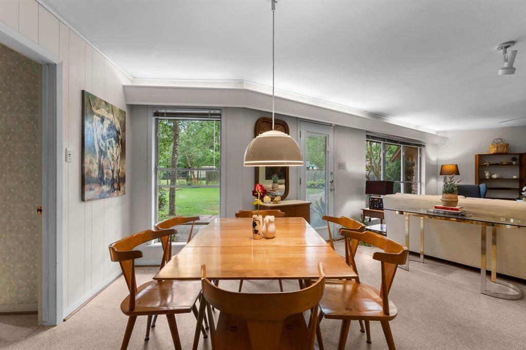 Breakfast nook.