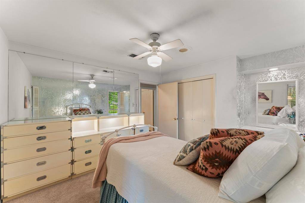 Bedroom 4 with vanity.