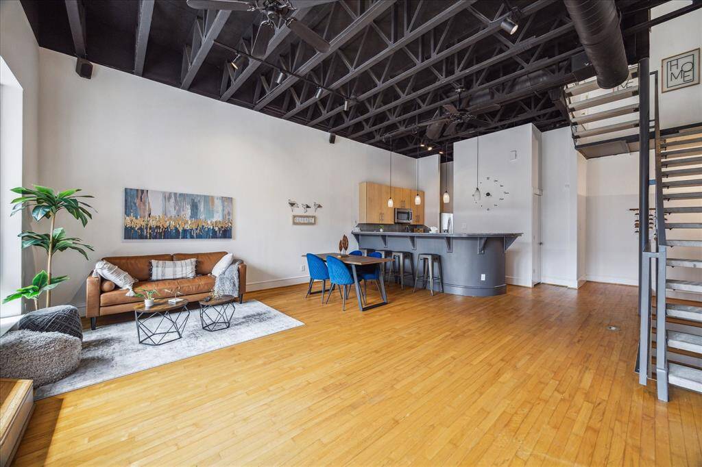 Welcome to this contemporary rental with 2 ensuite bedrooms and bathrooms.