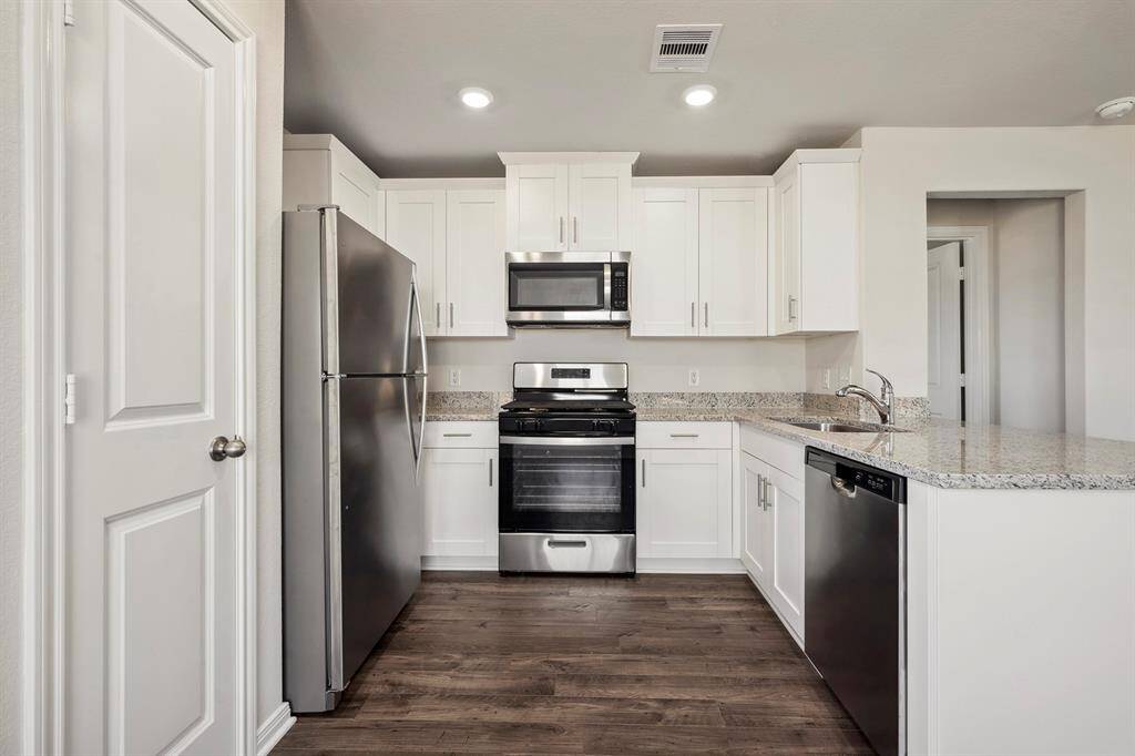 Stainless Steel appliances are all included.