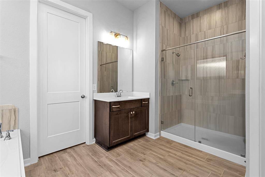Oversized seperate shower.