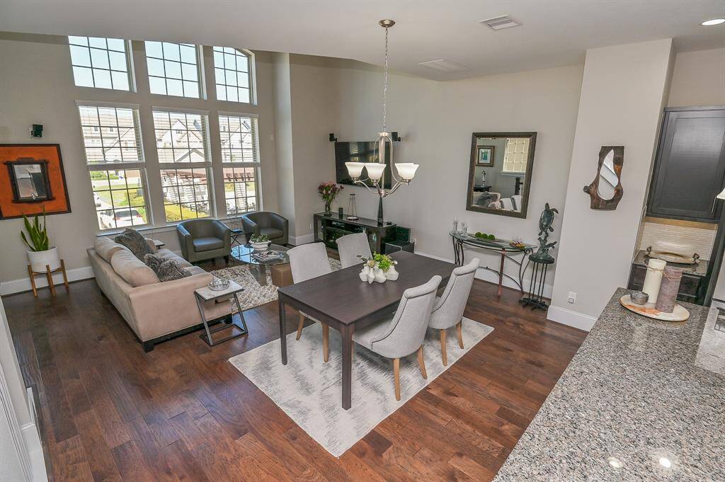 This area at the top of the staircase can be used for relaxation, an office, a study area or whatever you wish!