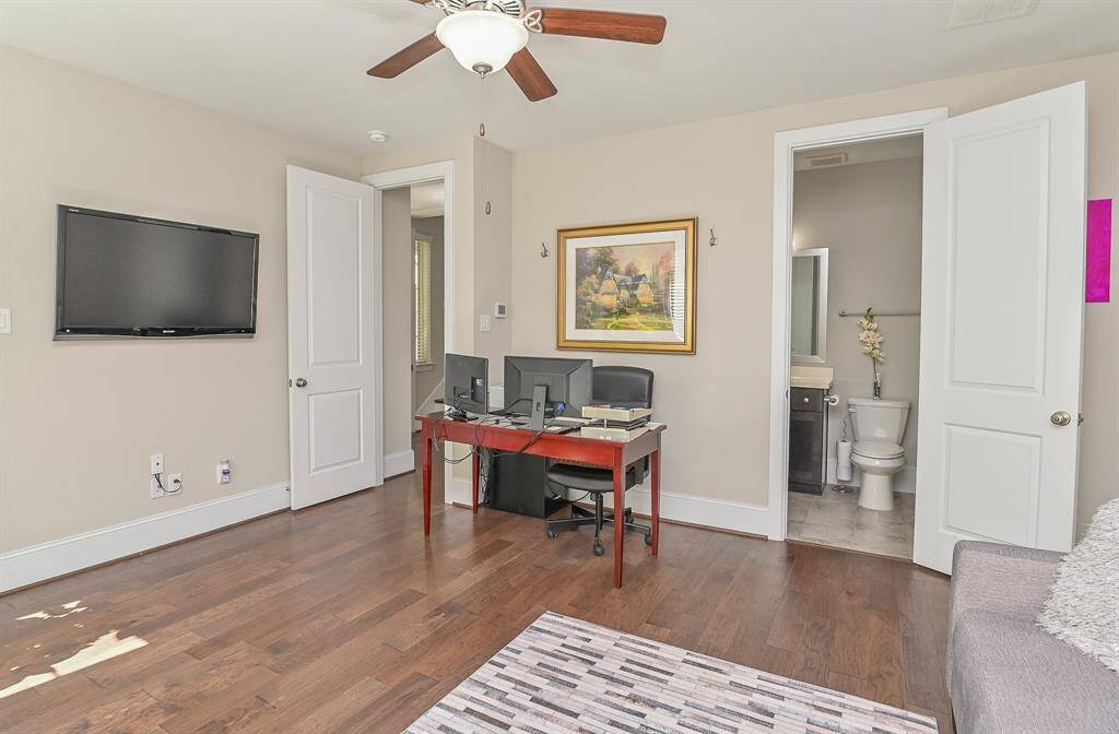 large bedroom on the first floor.