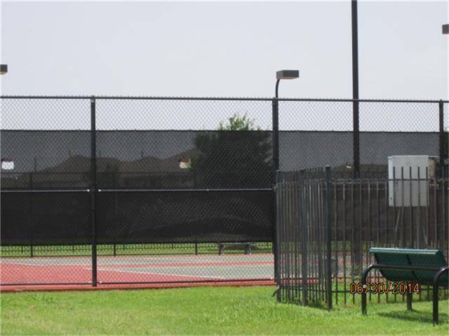 Community tennis court