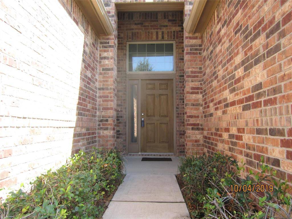 Entry to the front door