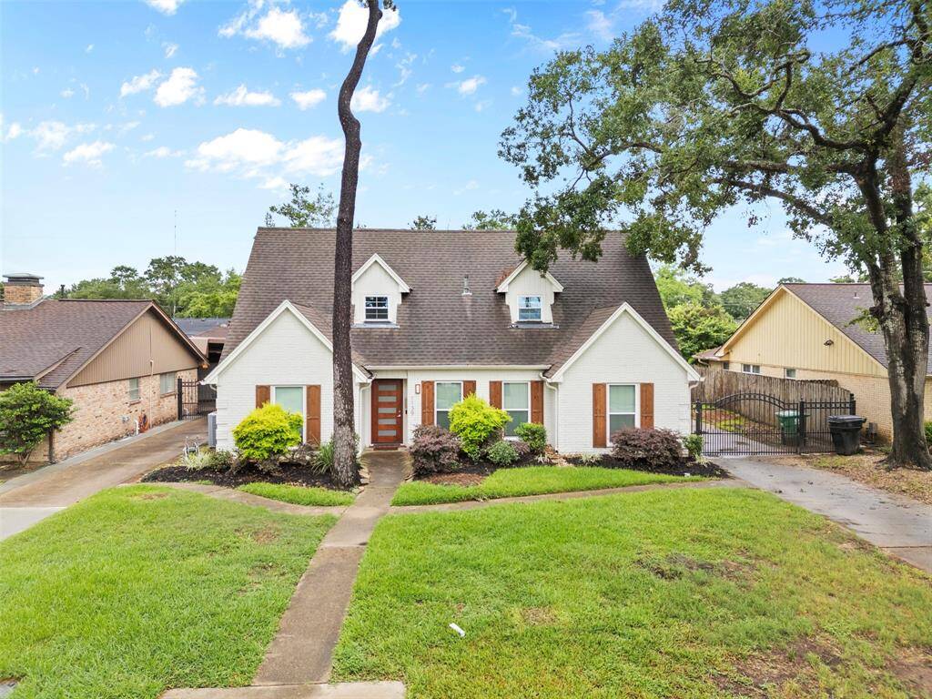 Welcome to 1139 Lehman St in Candlelight Plaza!