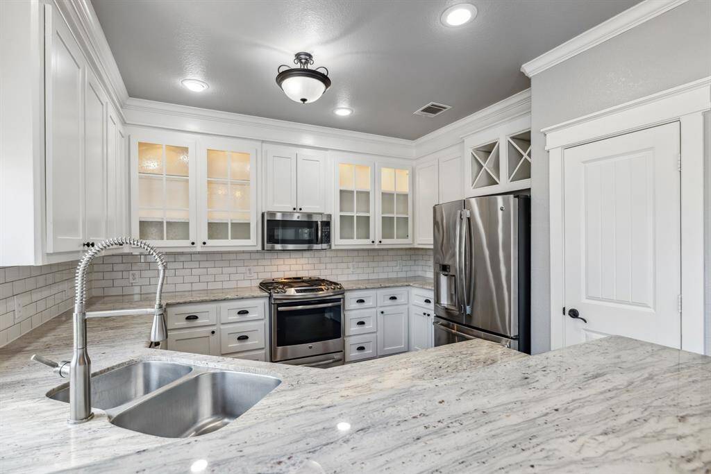 Cabinet lighting sets the mood in the evenings
