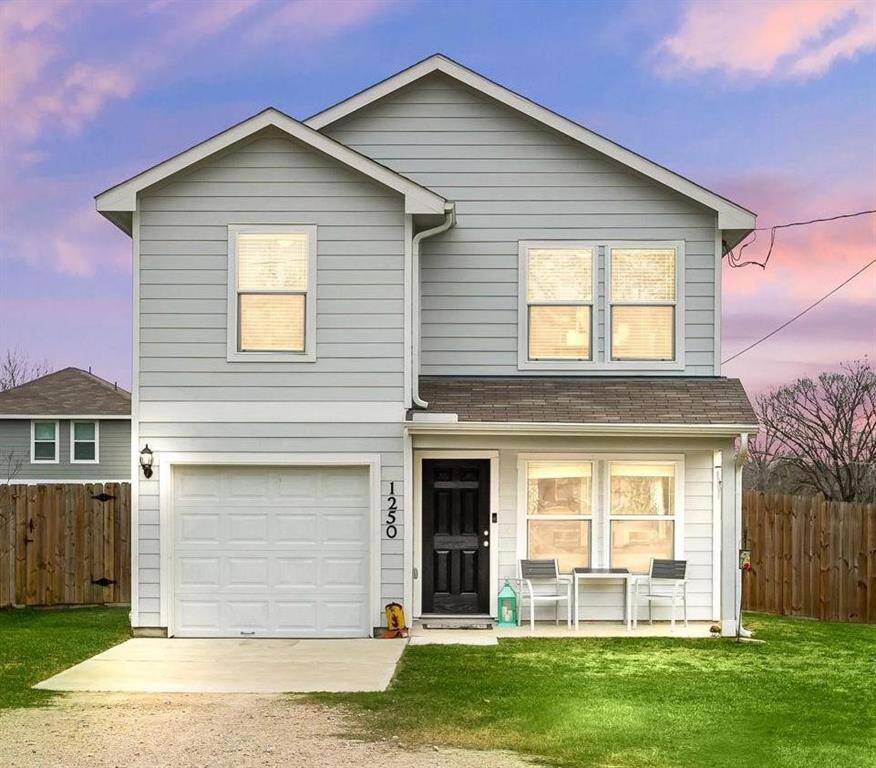 Welcome home to 1250 22nd E located on a quiet street in Hempstead and zoned to Hempstead ISD! This stunning home has lovely curb appeal, sprawling lot, dark stained front door, covered front porch, traditional style, beautiful outdoor lanterns and no restrictions!