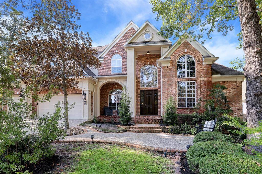 This home offers 5 bedrooms, an attached 3-car garage, and attractive landscaping that adds instant curb appeal! Enjoy walking/running trails, and parks.