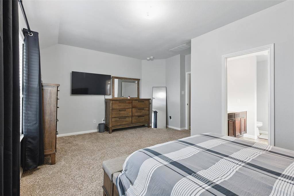 Large windows grace the room,allowing natural light in!