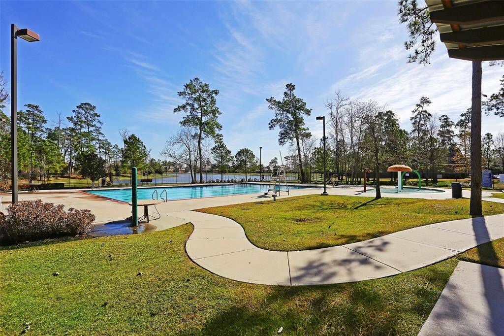 Community pool & splash pad