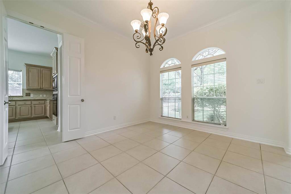 Here's the dining room, just around the corner from the kitchen!