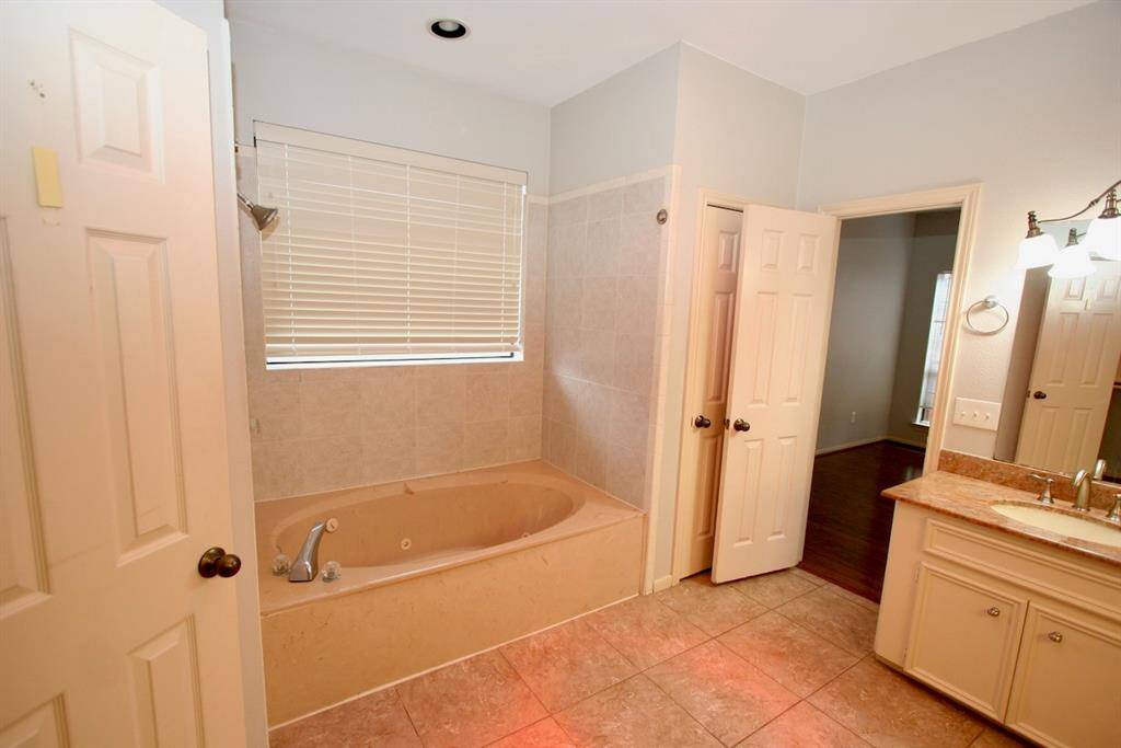 Shower/Tub