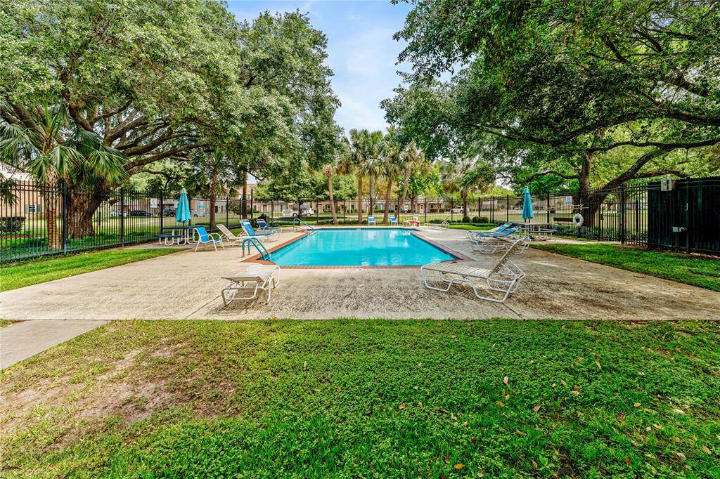 Community pool