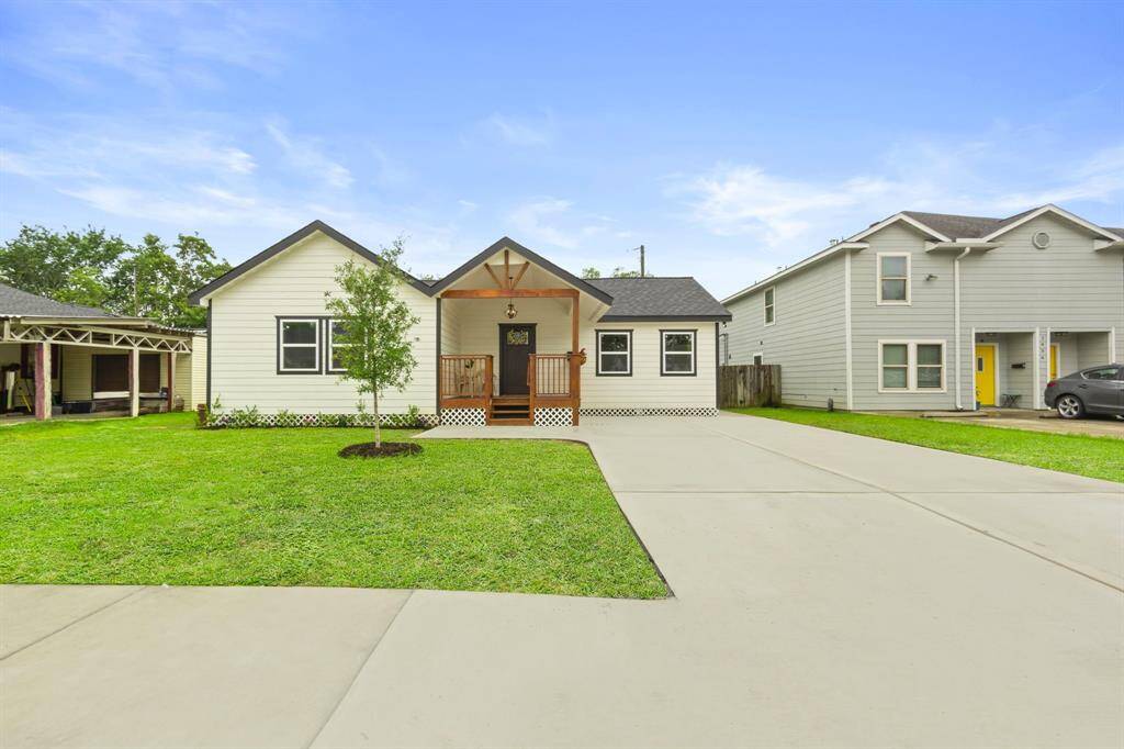 Plenty of parking with double driveway.