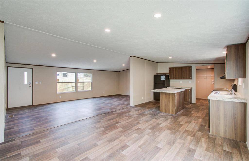 Dining & Kitchen