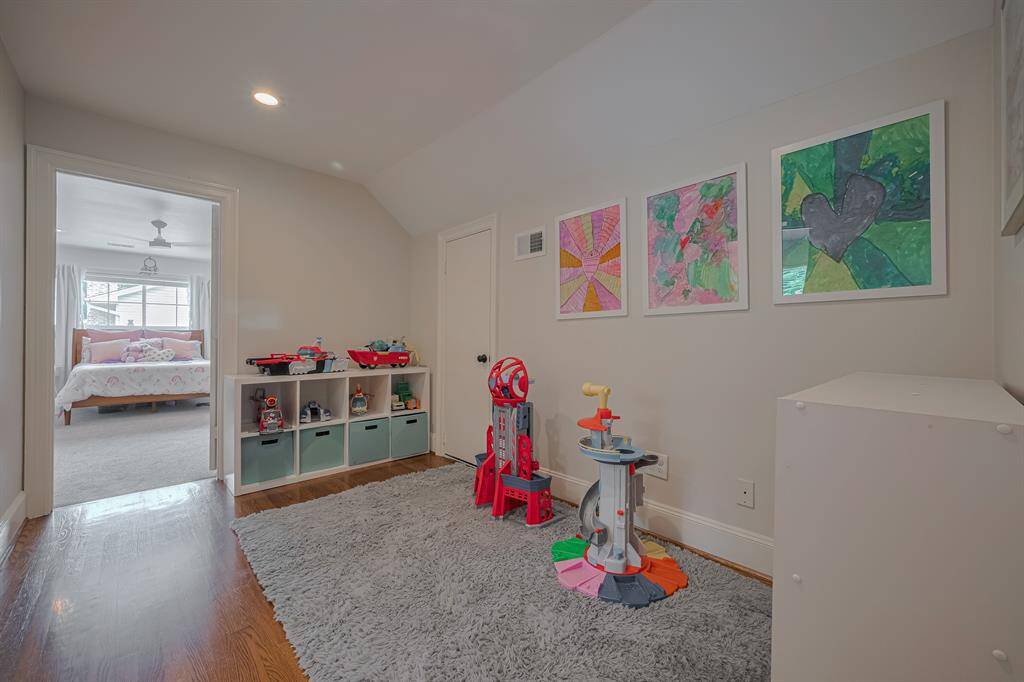 FLEX SPACE - Upstairs between the bedrooms is a wonderful flex space to meet your needs (play room, TV room, home office/study, exercise room, etc!)