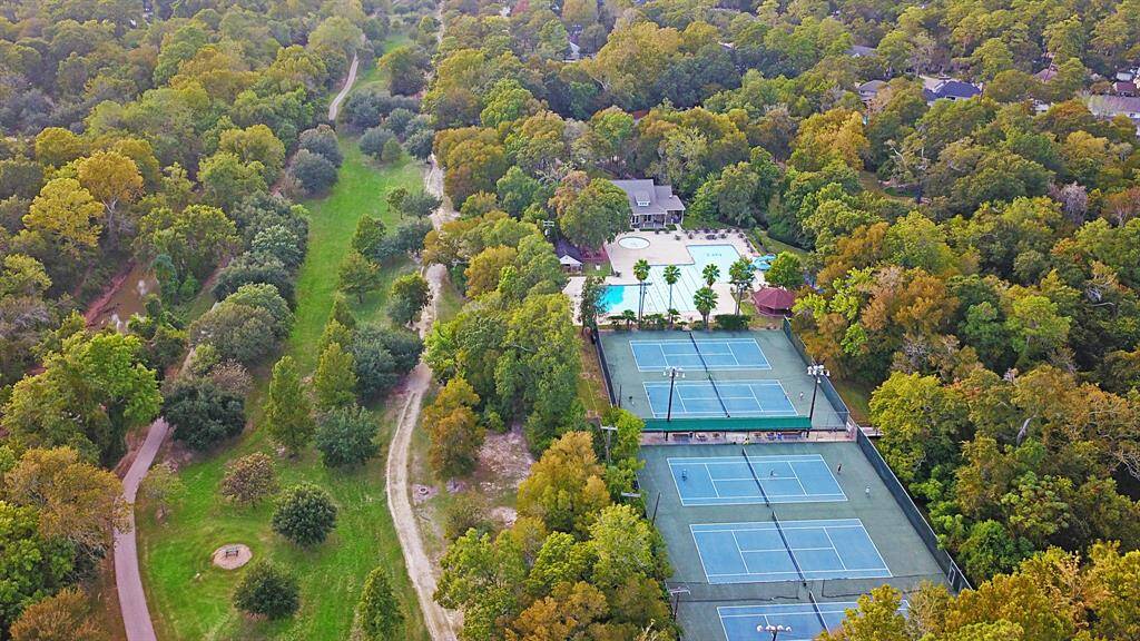 NOTTINGHAM FOREST CLUB- Easy access to Terry Hershey trails.