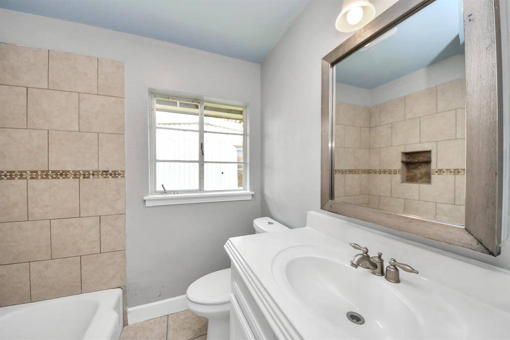 Full bathroom