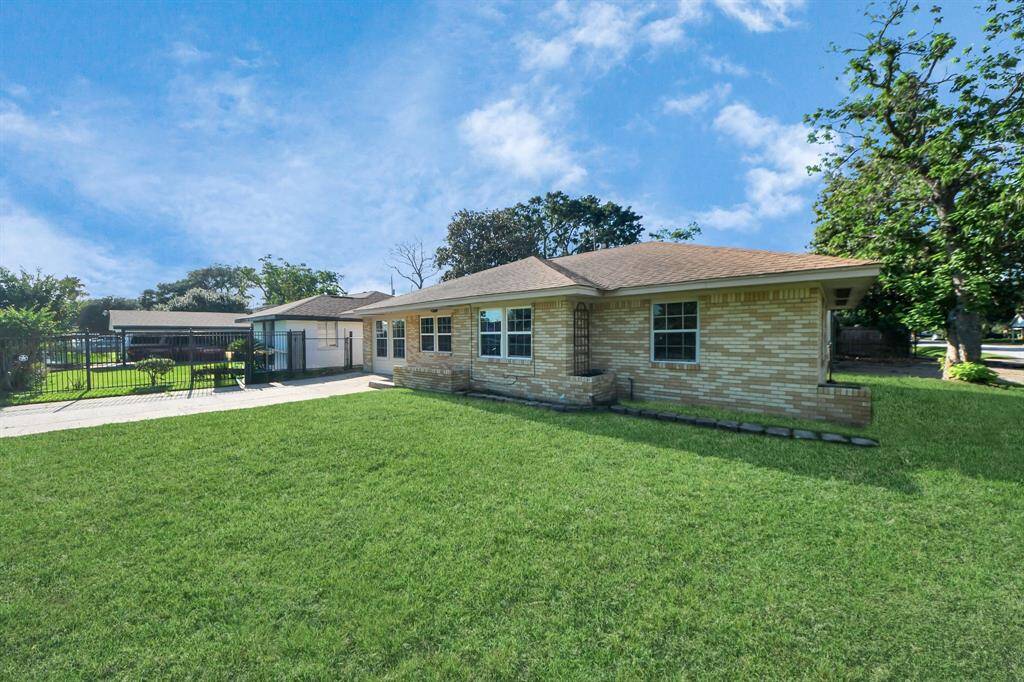 Welcome to 149 E Riverwood Dr