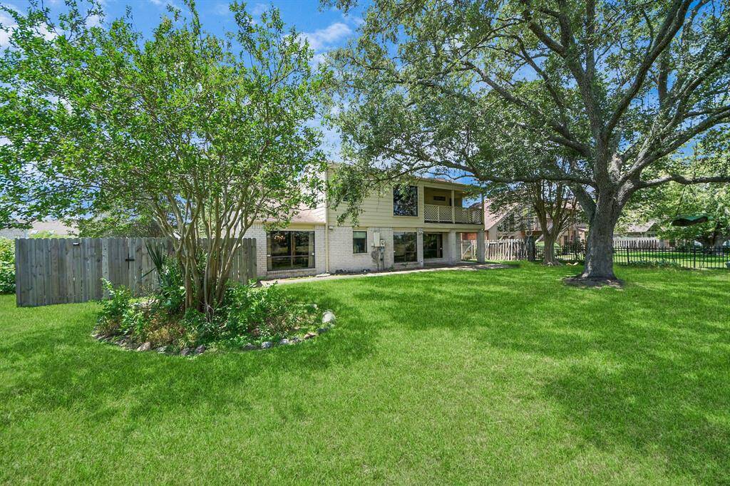 Open backyard and no back neighbors