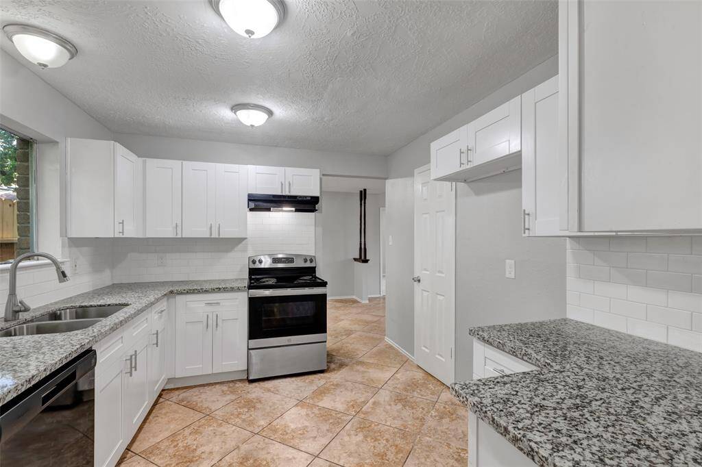 Welcome to the kitchen! A functional space designed to support all your cooking and meal prep needs.